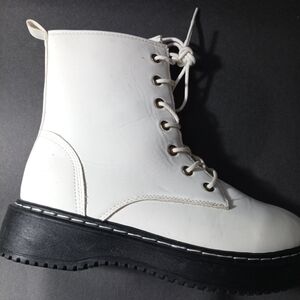 Rouge! White and Black Men's Boots